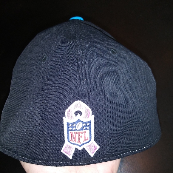Panthers hat - Picture 4 of 9